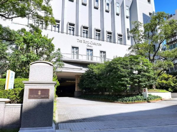 リッツカールトン大阪 入口 地上