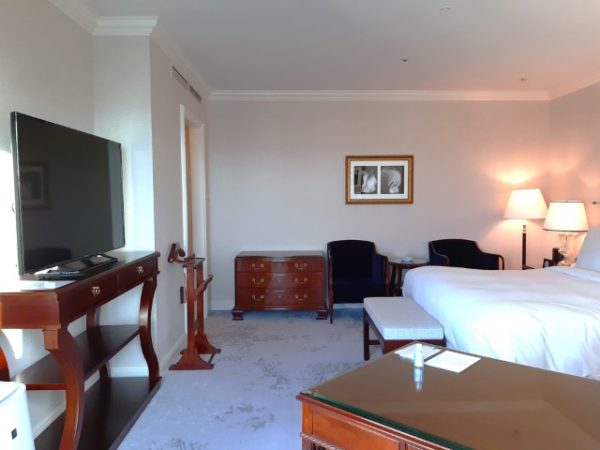 リッツカールトン大阪 クラブスーペリア テレビ ソファーセット