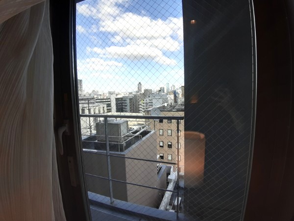 ユニゾイン大阪北浜　シングル　窓の外