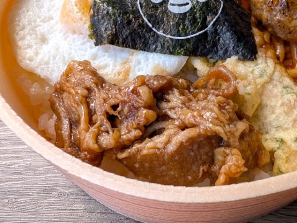 鉄道のまち大宮新名物! Suicaのペンギン弁当 牛焼肉